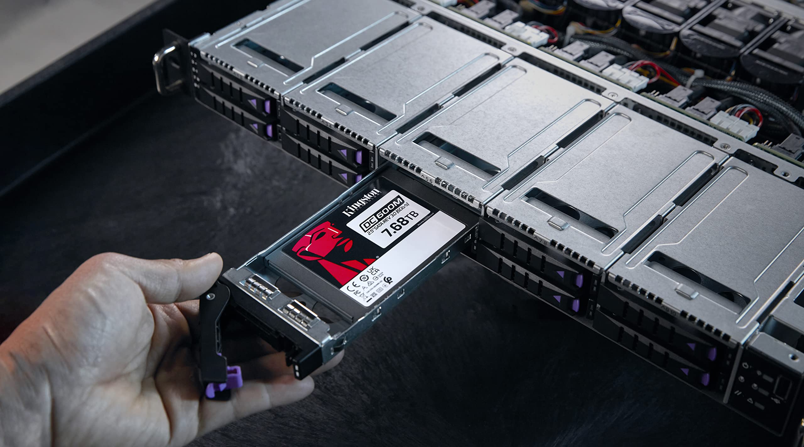 kingston-dc600m-480go-2-5-sata-enterprise-usage-mixte-ssd image 2